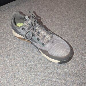 SAFETY SHOES - Men's 9 Reebok